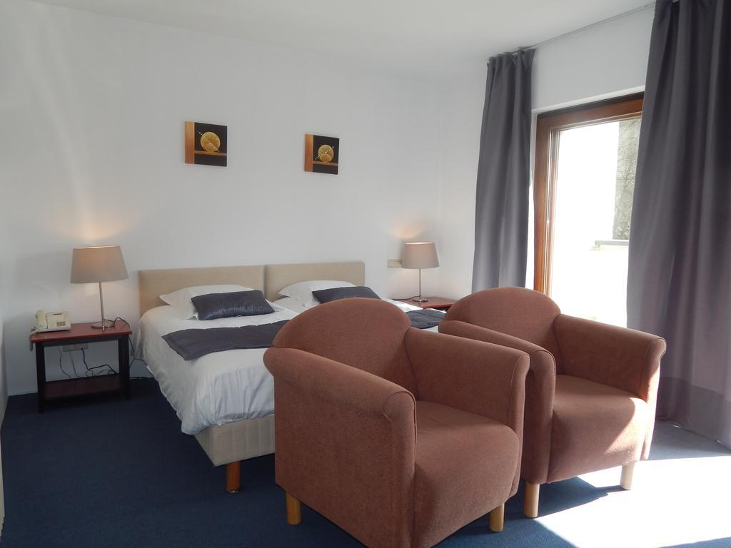 Hotel Le Martin Pecheur Fauvillers Zimmer foto
